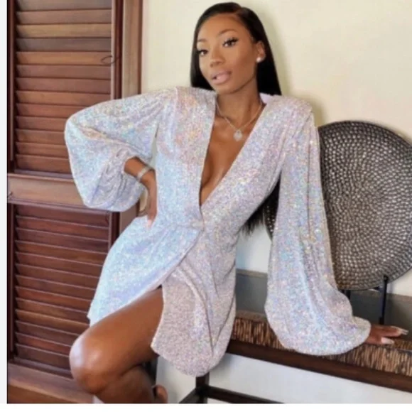 House of CB Verina Sequin Long Sleeve Cocktail Dress in Silver Small - Picture 2 of 8